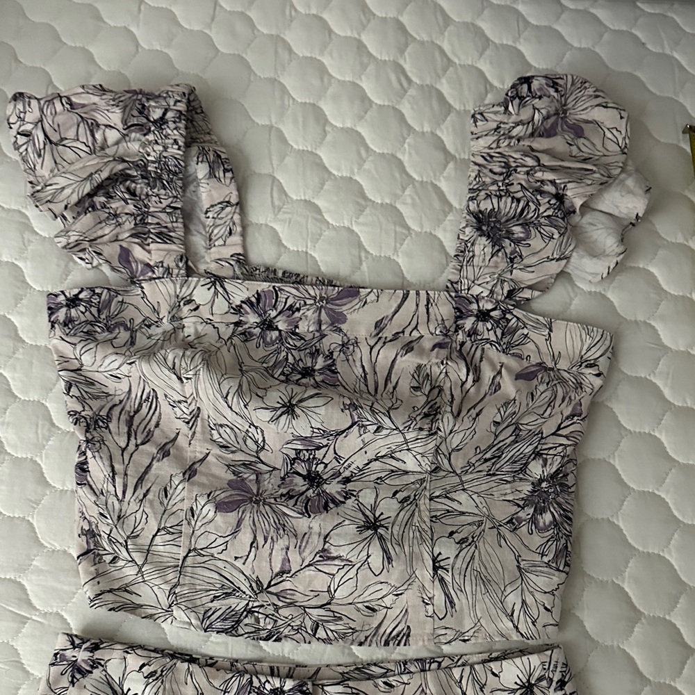Express Floral Ruffle Sleeve Blouse Purple/Lavender, black and White